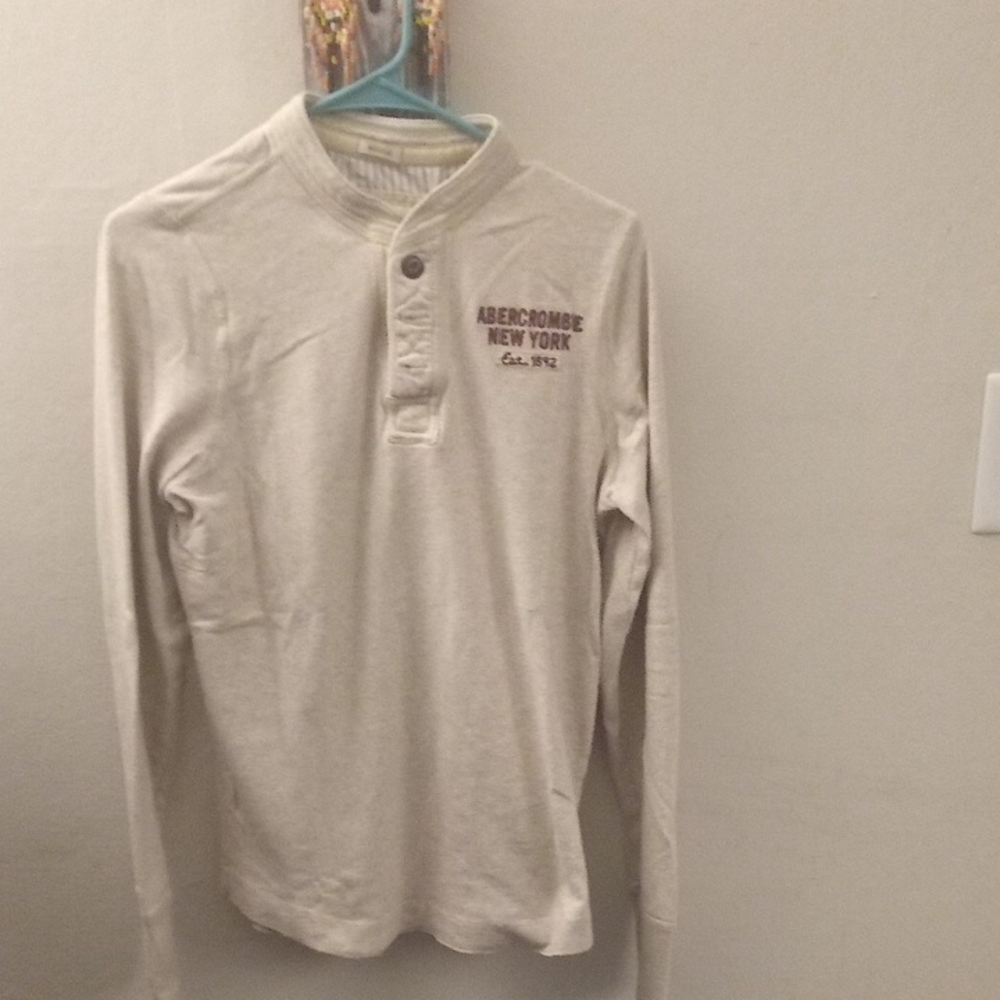 Abercrombie & Fitch Cream Long Sleeve Tee